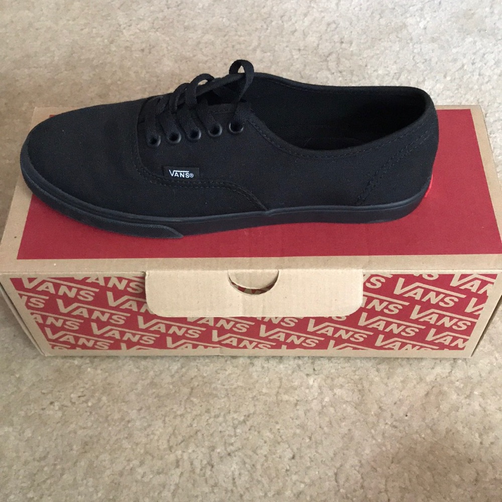 “Authentic Lo Pro” Vans